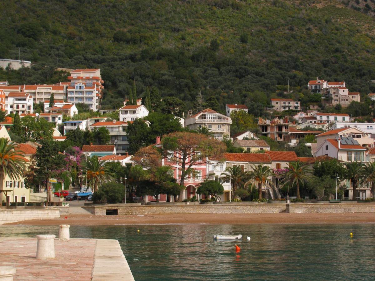 Apartments Pod Lozom With Seaview Petrovac na moru Zimmer foto