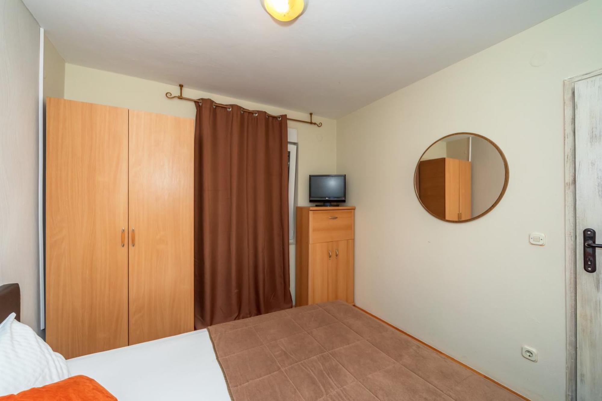 Apartments Pod Lozom With Seaview Petrovac na moru Zimmer foto