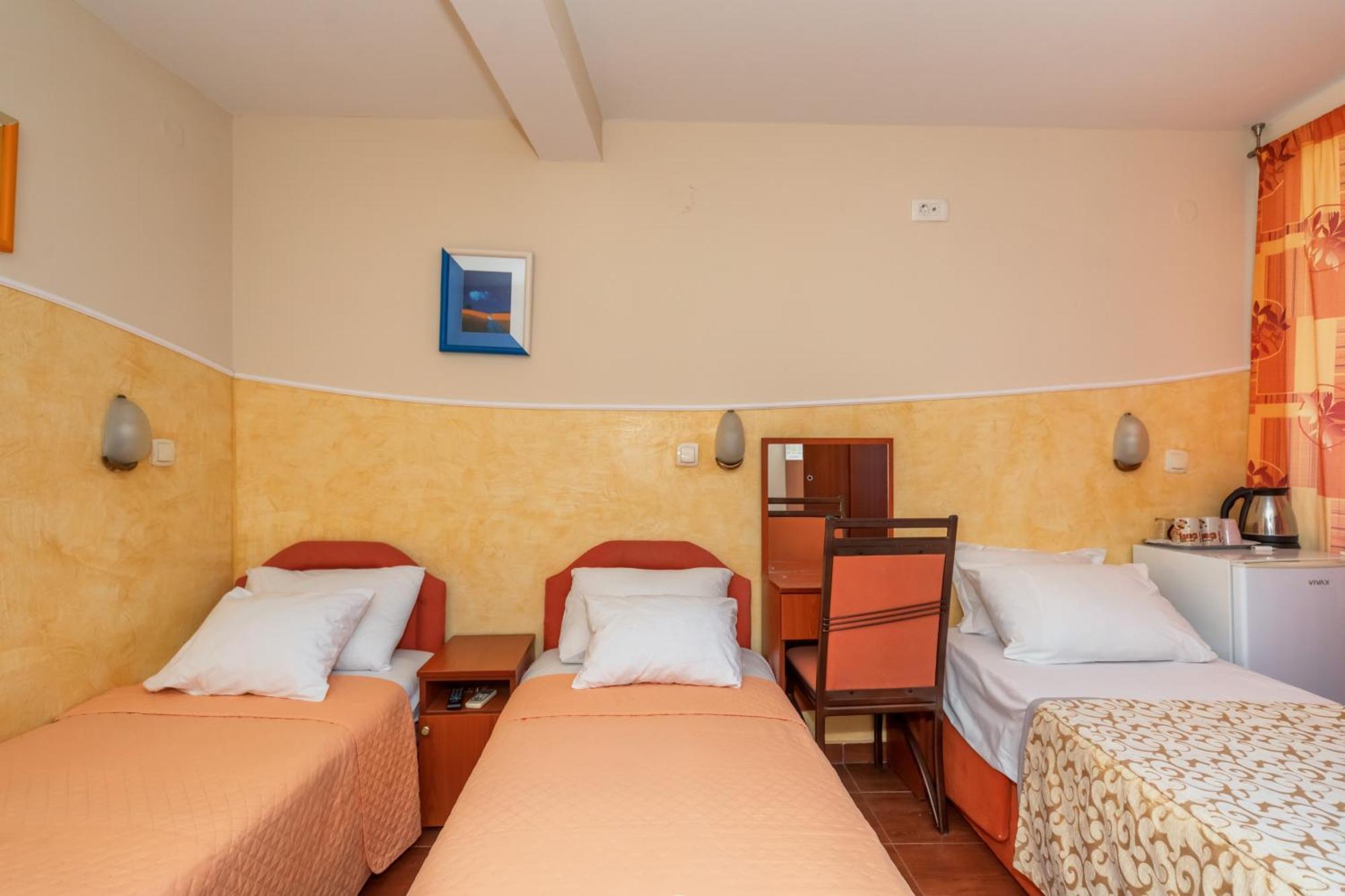 Apartments Pod Lozom With Seaview Petrovac na moru Zimmer foto