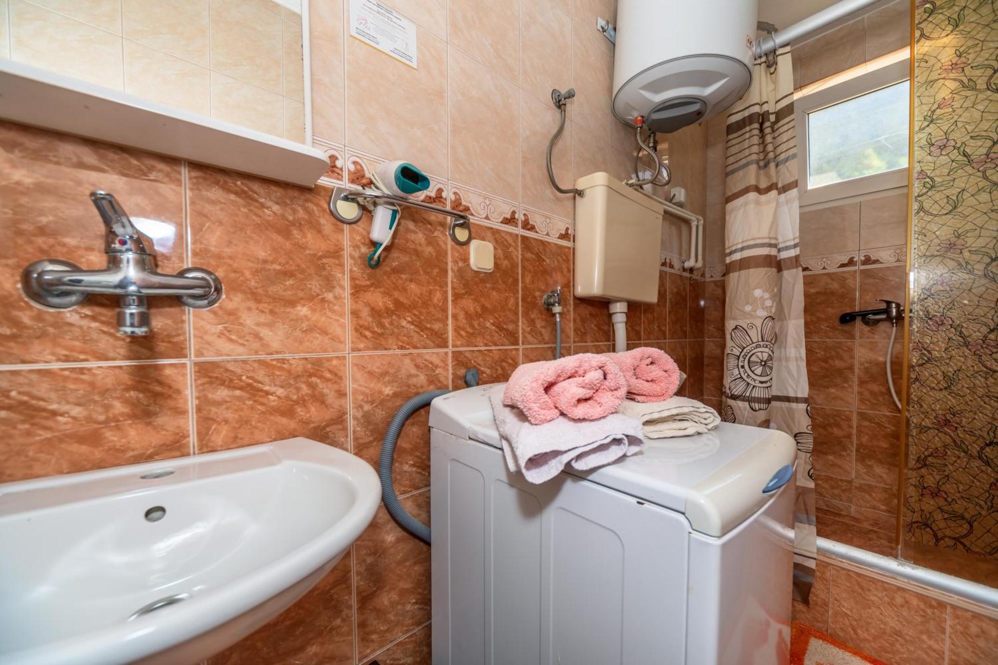 Apartments Pod Lozom With Seaview Petrovac na moru Zimmer foto
