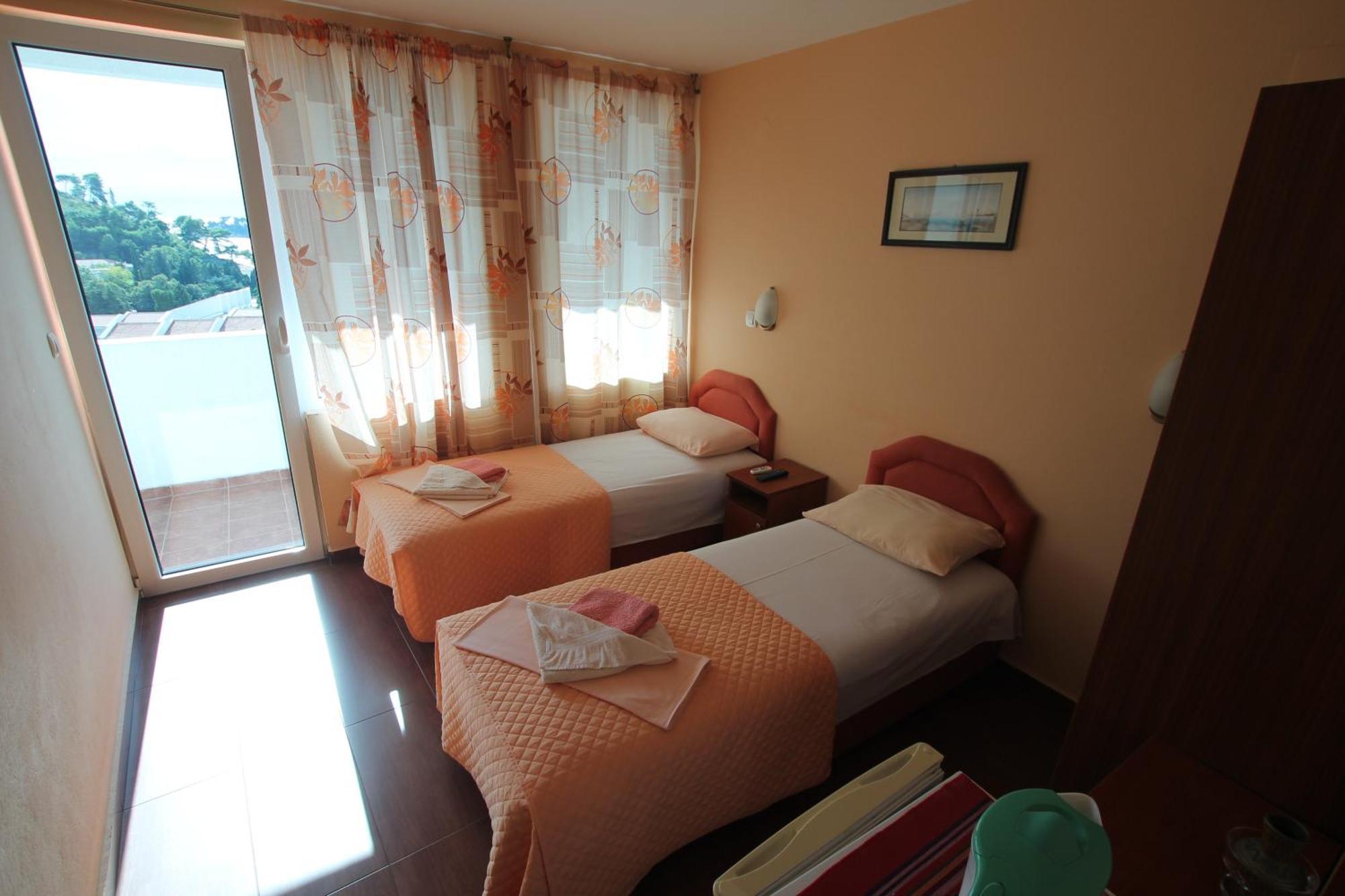 Apartments Pod Lozom With Seaview Petrovac na moru Zimmer foto
