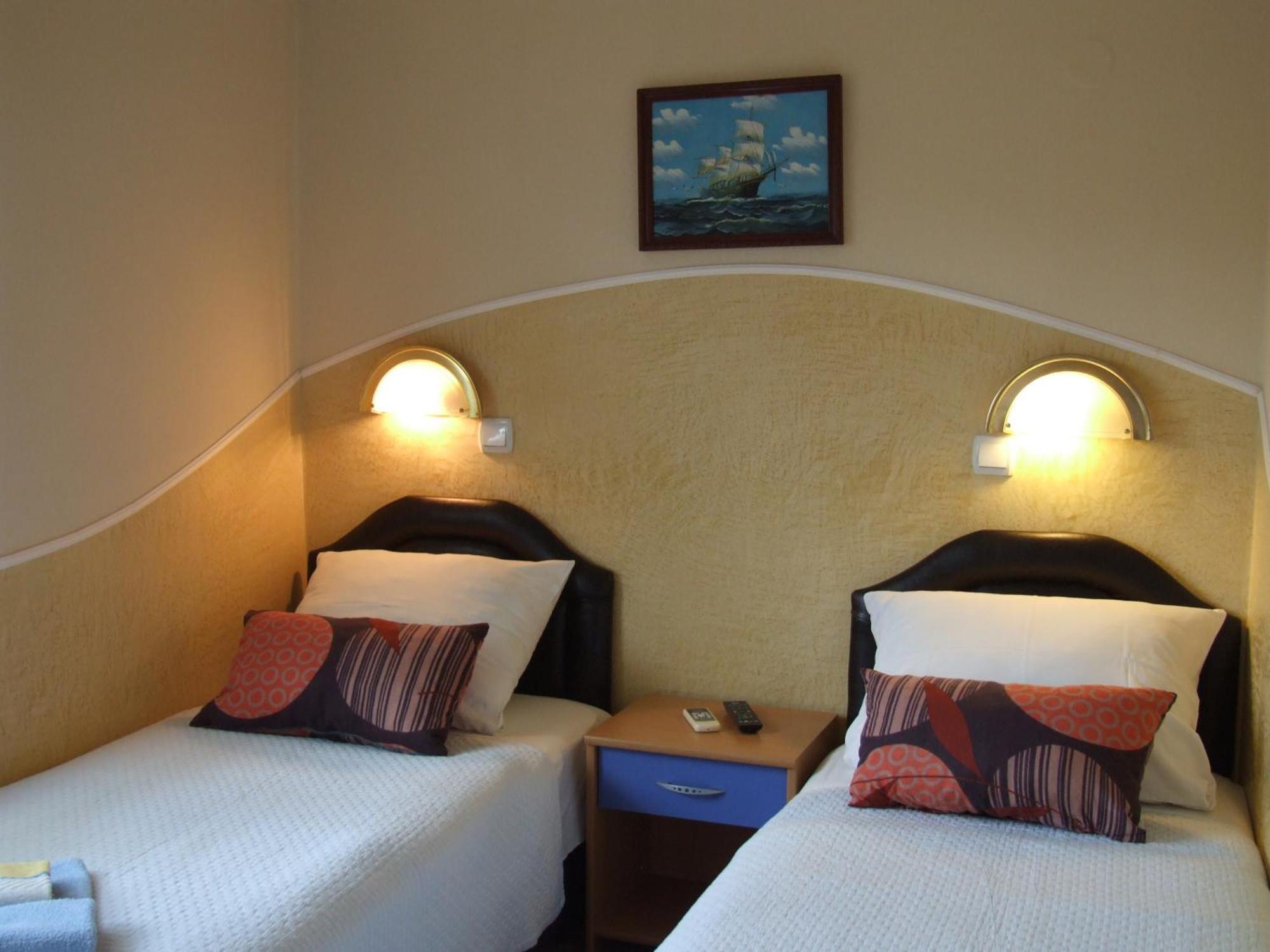 Apartments Pod Lozom With Seaview Petrovac na moru Zimmer foto